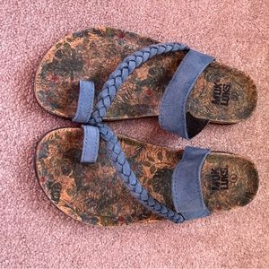 MukLuk Sandals Blue Size 9